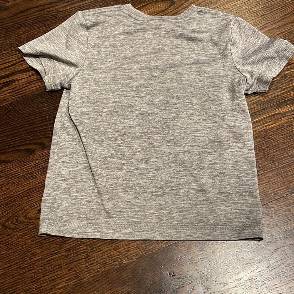 ♡ Adidas short sleeve size 3T - Picture 2 of 3